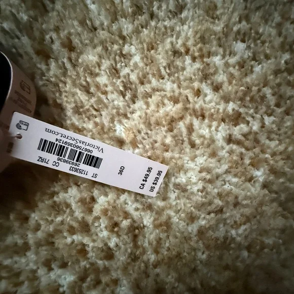 NWT Victoria's Secret Dark Green Sheer Bra size 36D - Picture 3 of 3